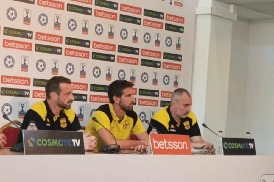 Άκης Μάντζιος