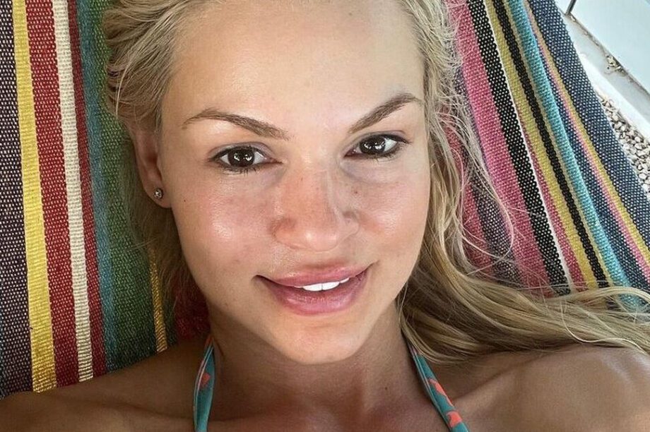 Βίκυ Κάβουρα