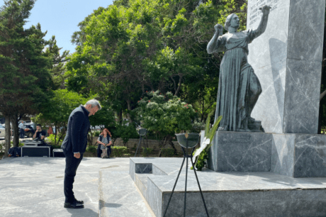 Χάρης Μαμουλάκης