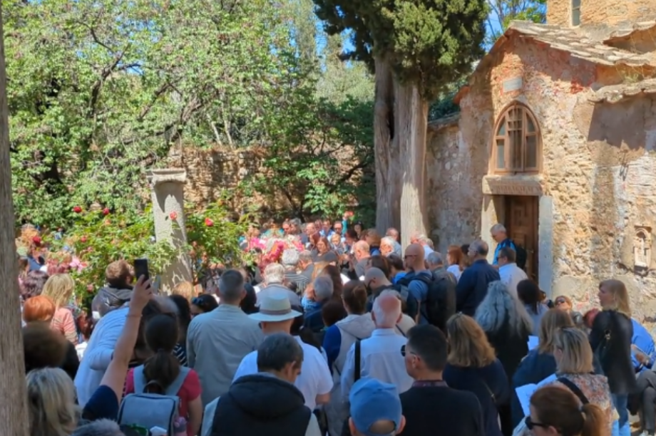 μονή καισαριανής επιτάφιος