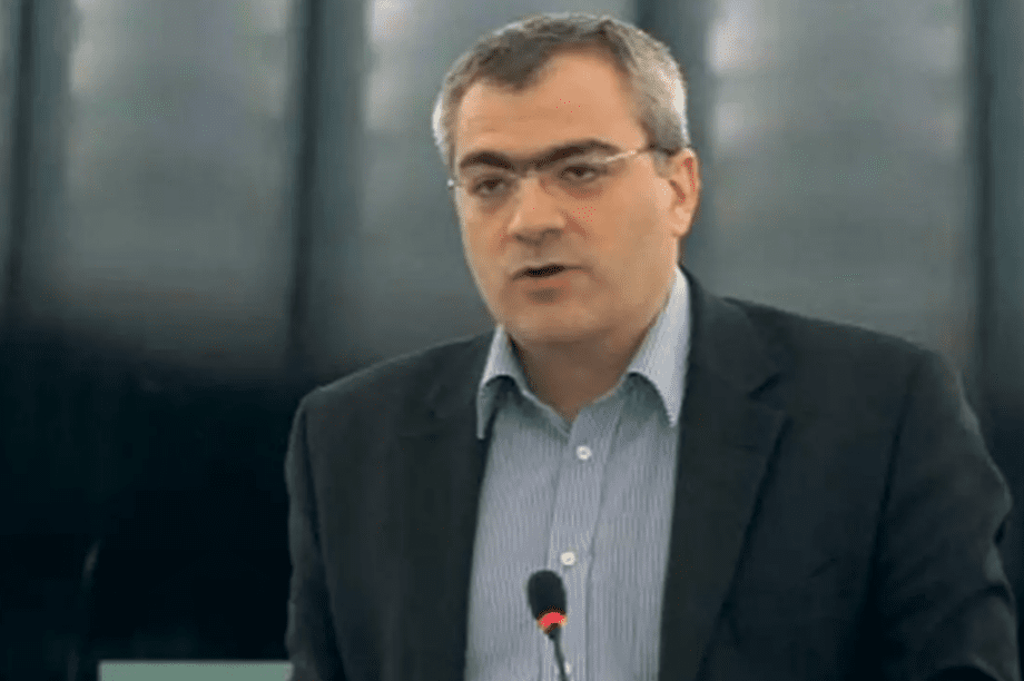 Κώστας Παπαδάκης