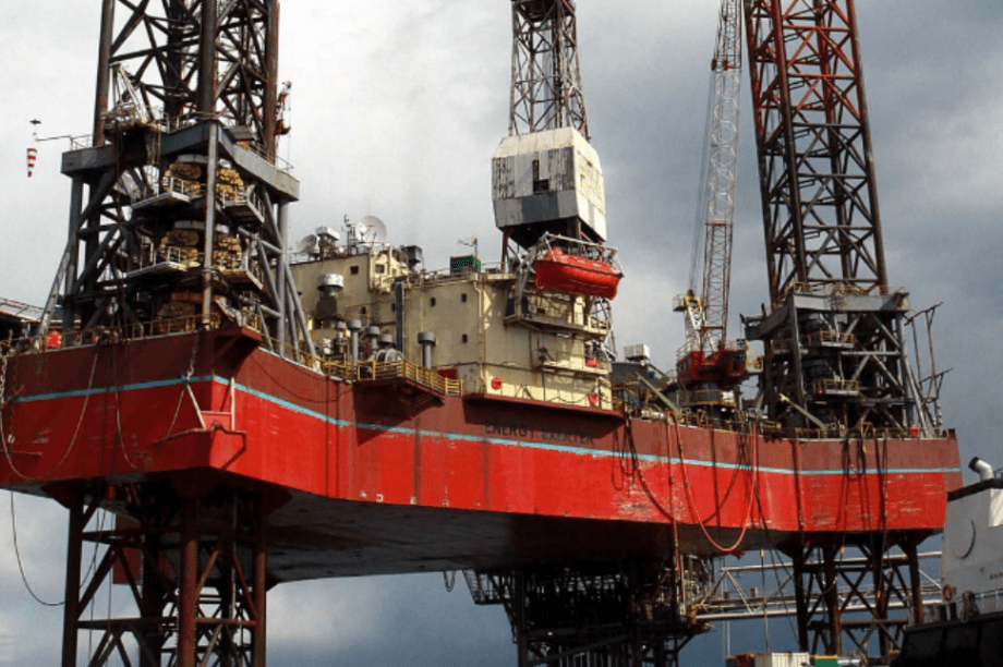 Η πλατφόρμα εξόρυξης πετρελαίου στα ανοιχτά του Πρίνου στη Θάσο