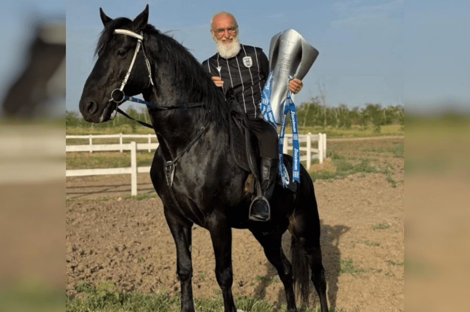 Ιβάν Σαββίδης άλογο