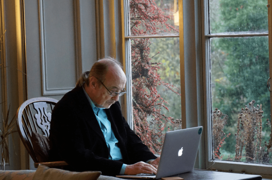 συνταξιουχος εργαζόμενος