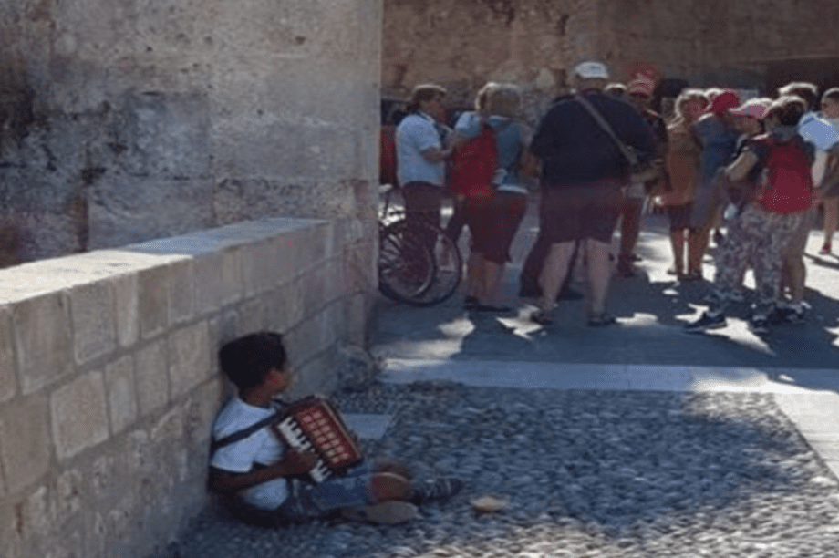 ανήλικα παιδιά επαιτεία