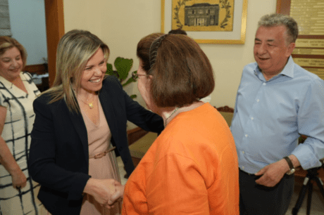 Μενδώνη