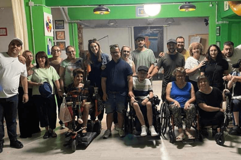 Η Συμπεριληπτική Θεατρική ομάδα Ατόμων με Αναπηρία «Ρόδα»