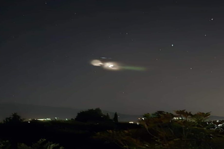 περίεργο φως ουρανός