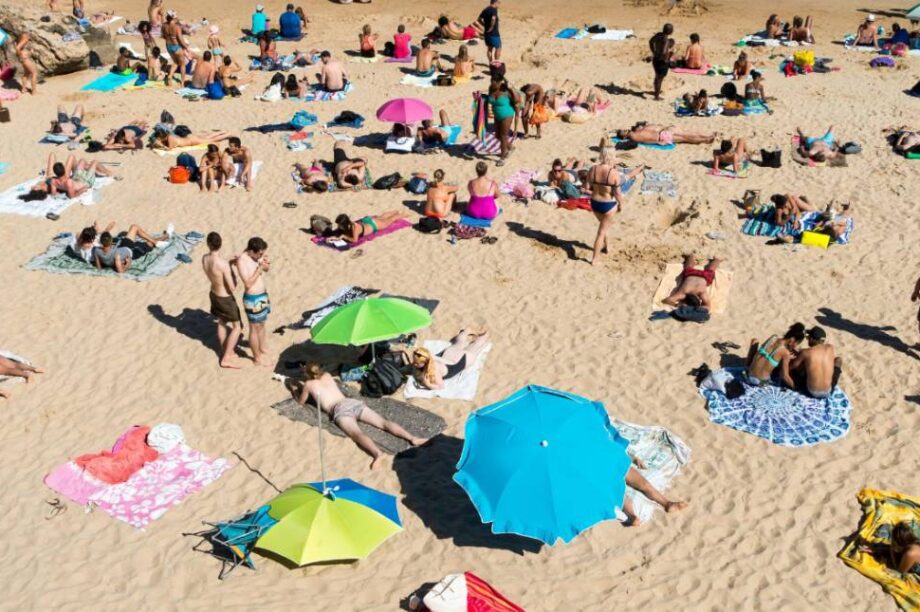 παραλία τουρισμός