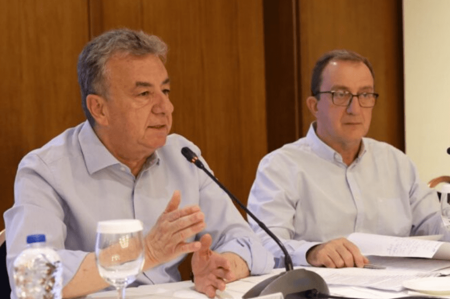 αρναουτακης