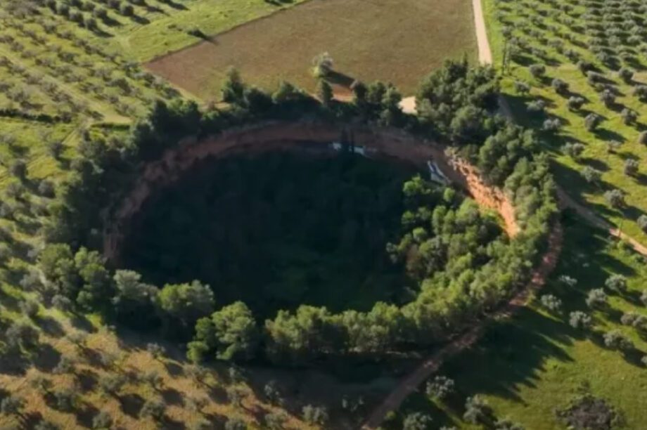 εκκλησία κρατήρας