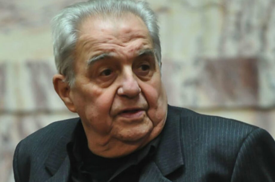 Φλαμπουράρης