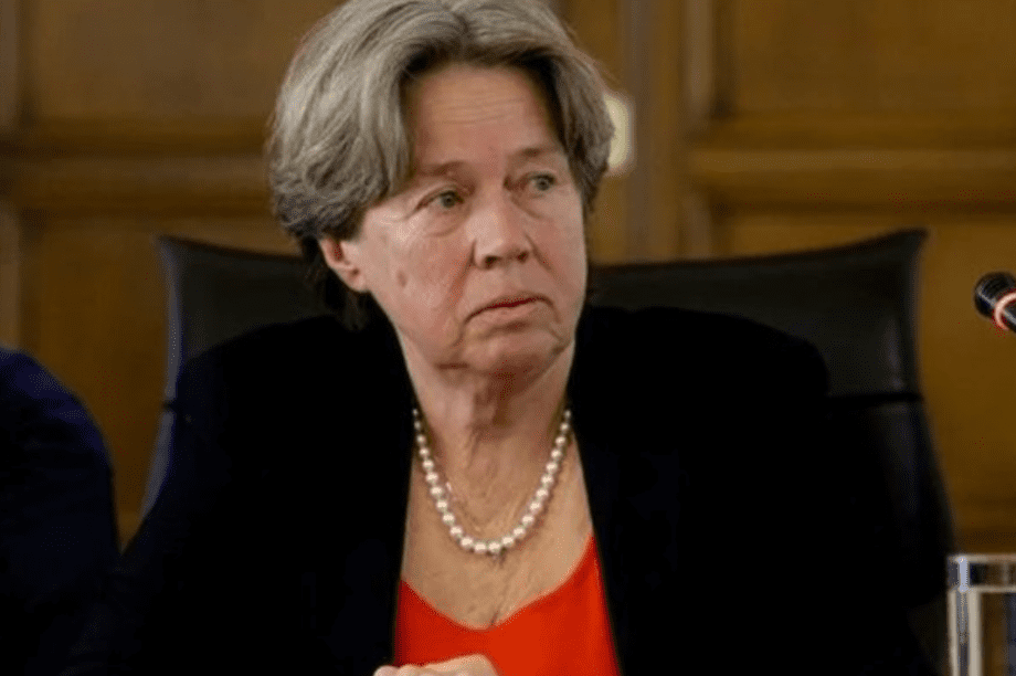 Αθηνά Λινού