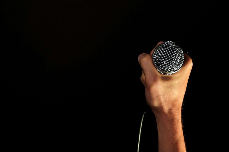 τραγουδιστής