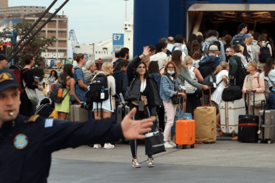 πλοίο καράβι λιμάνι επισκέπτες