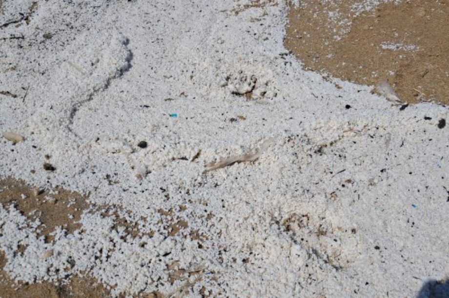 ρύπανση παραλία