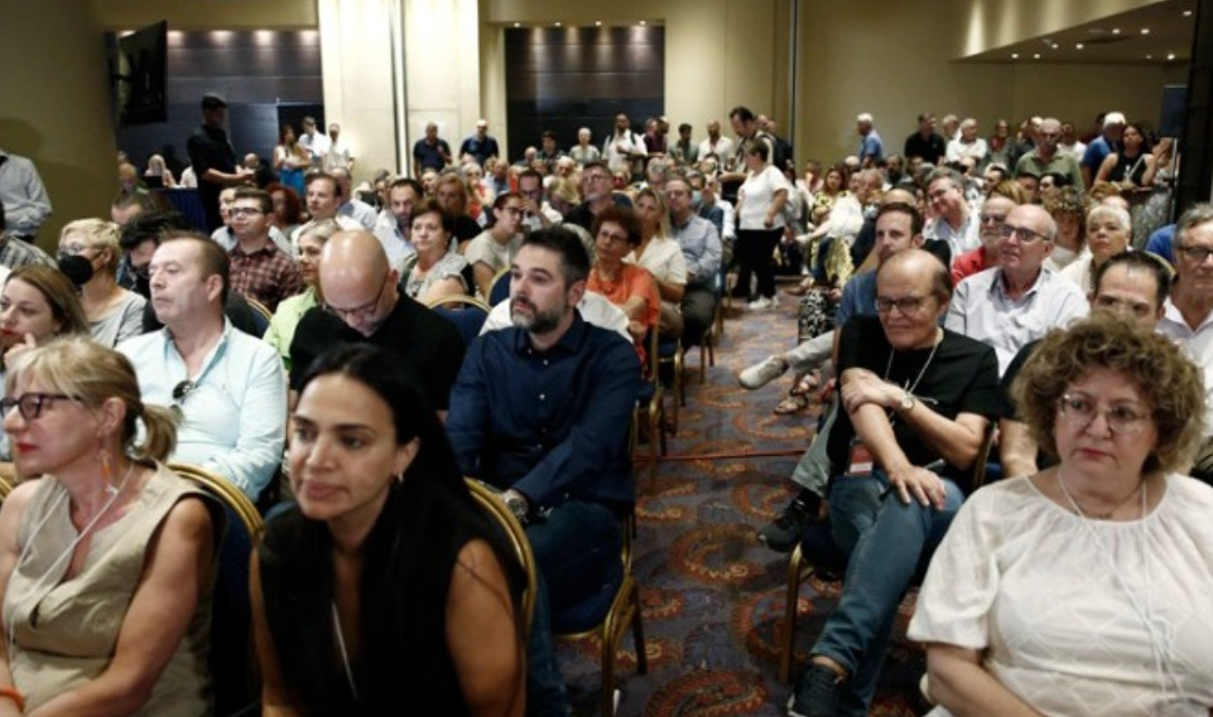 Δύο εσωκομματικά δημοψηφίσματα ζητούν στελέχη της Κεντρικής Επιτροπής του ΣΥΡΙΖΑ-ΠΣ