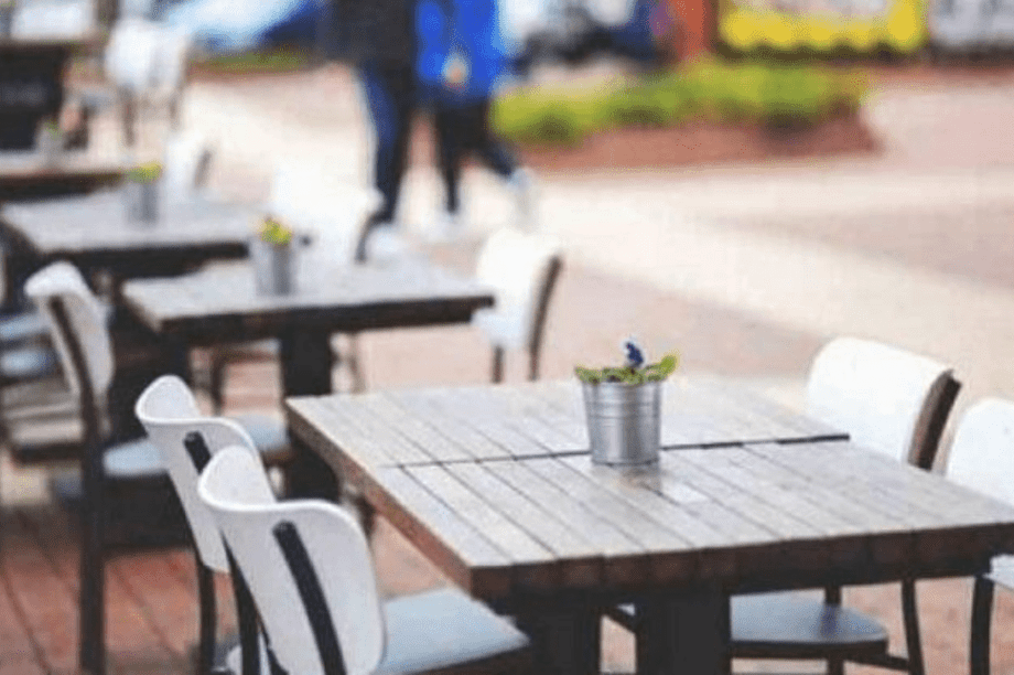 τραπεζοκαθίσματα καφετέρια