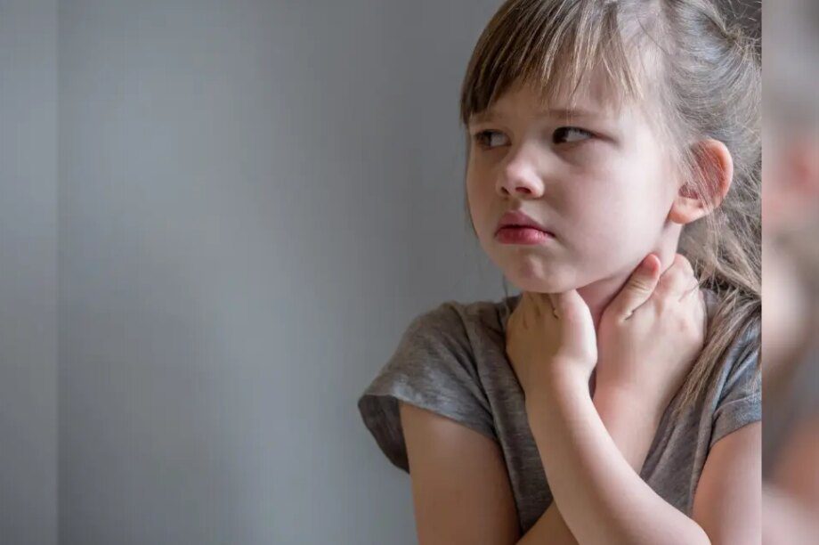 παιδί αμυγδαλές