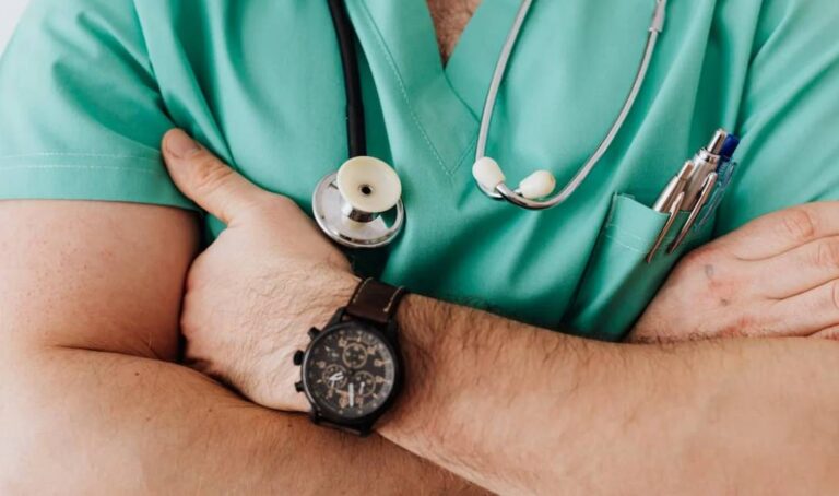 γιατρός νοσηλευτής