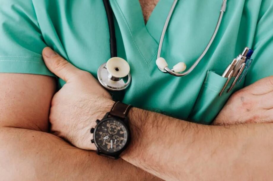 γιατρός νοσηλευτής