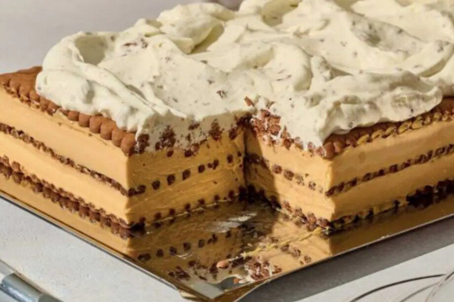 Εύκολο γλυκό ψυγείου με καραμέλα και πτι μπερ