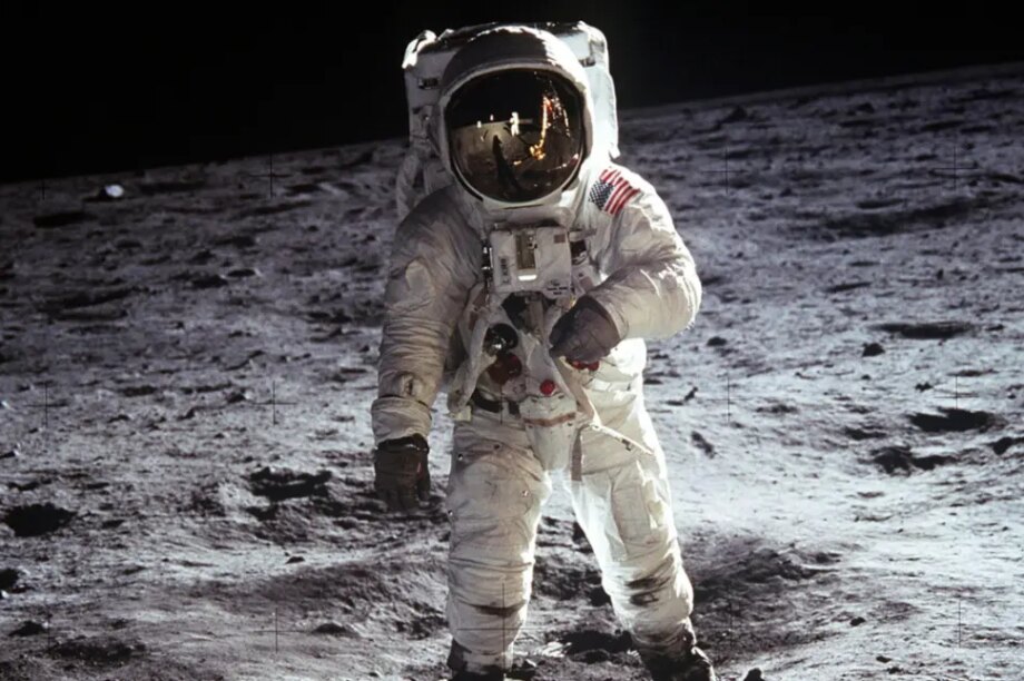 Το αστρονομικό ποσό που δαπάνησαν οι ΗΠΑ για να στείλουν τους πρώτους ανθρώπους στη Σελήνη