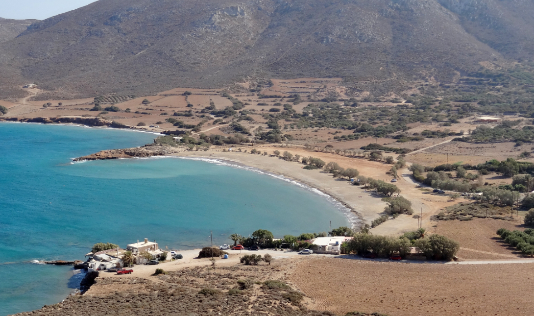 παραλία Χιόνα