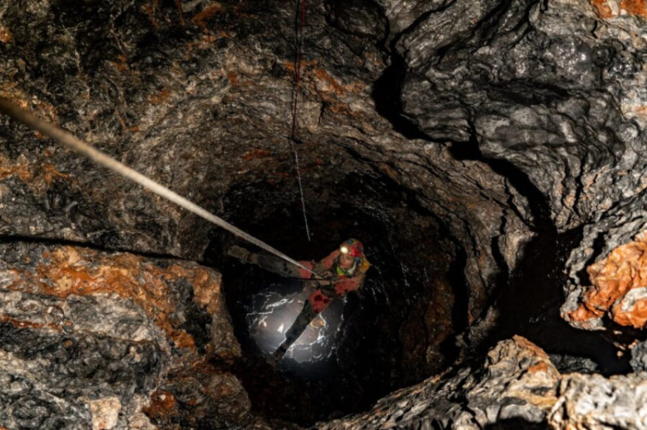 Στέρνες σπήλαιο