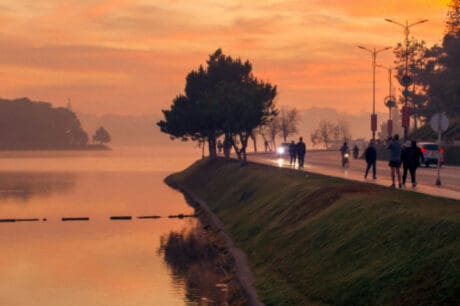Πέντε πράγματα, τα οποία κάνουν άνθρωποι για να παραμείνουν υγιείς ενώ μεγαλώνουν