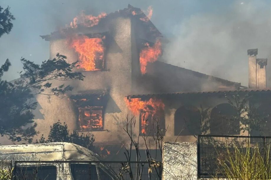 Βαρνάβας φωτιά