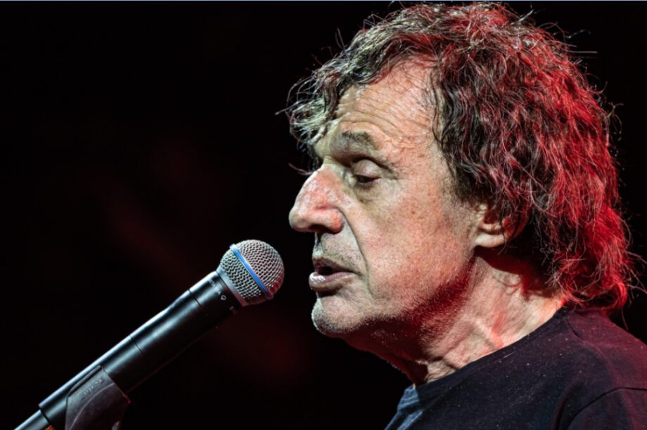 Βασίλης Παπακωνσταντίνου