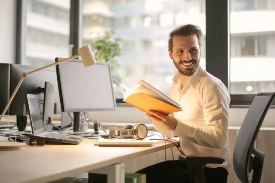 εργασια - επαγγελμα - γραφειο