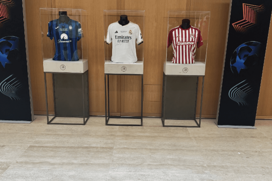 Ολυμπιακός φανέλα UEFA