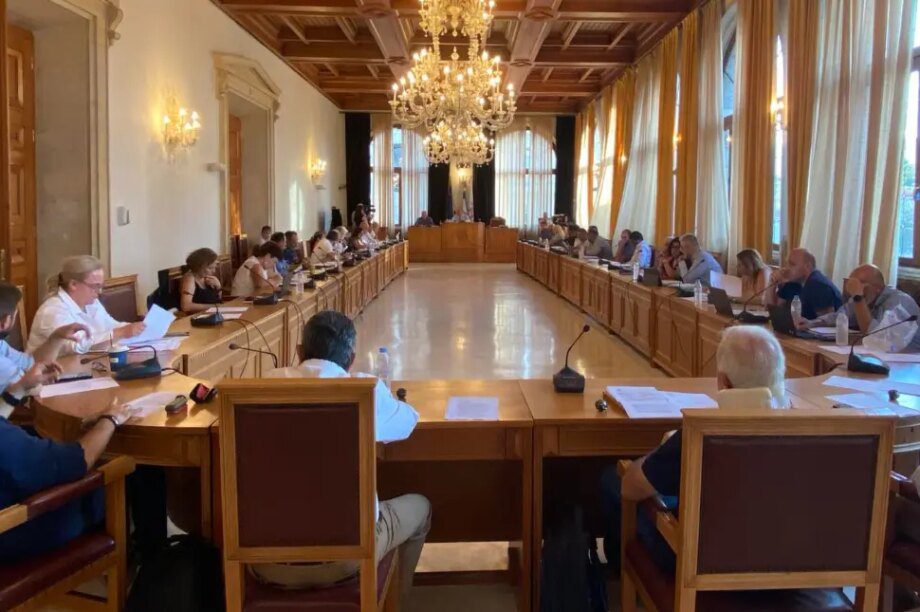 δημοτικό συμβούλιο