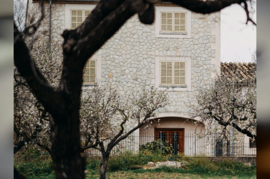 εξοχικό πέτρινο σπίτι