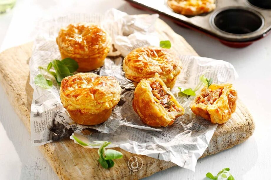 λουκανικοπιτάκια