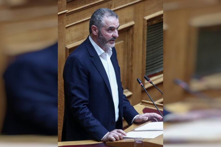 Μανόλης Χνάρης