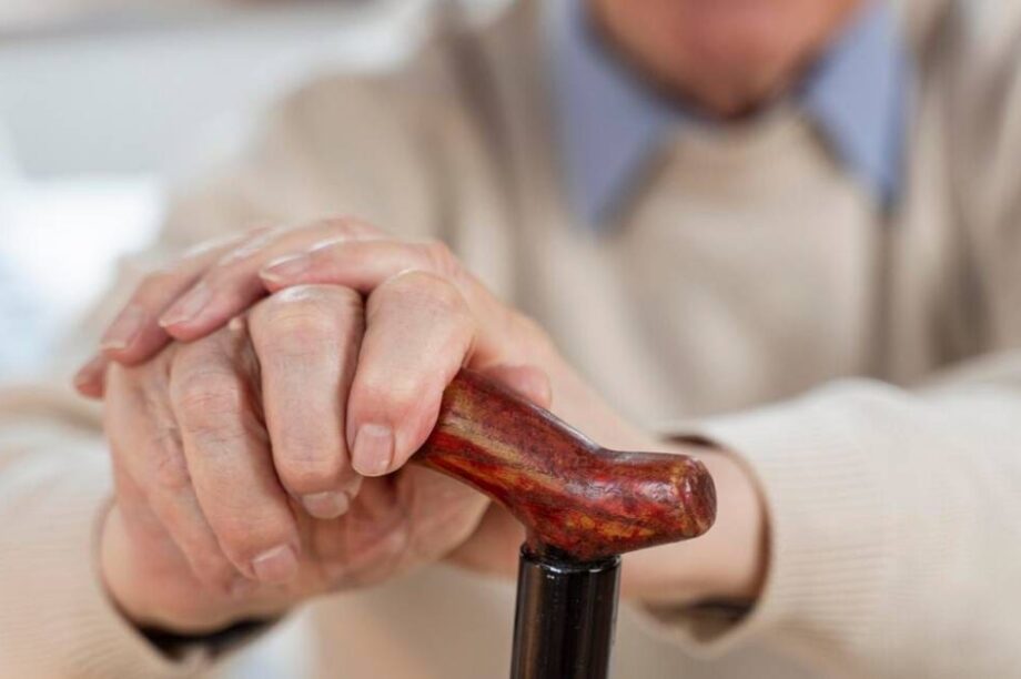 παππούς γέρος ηλικιωμένος