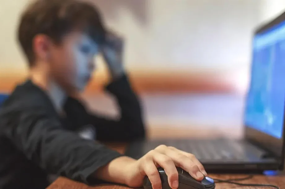 παιδί διαδίκτυο