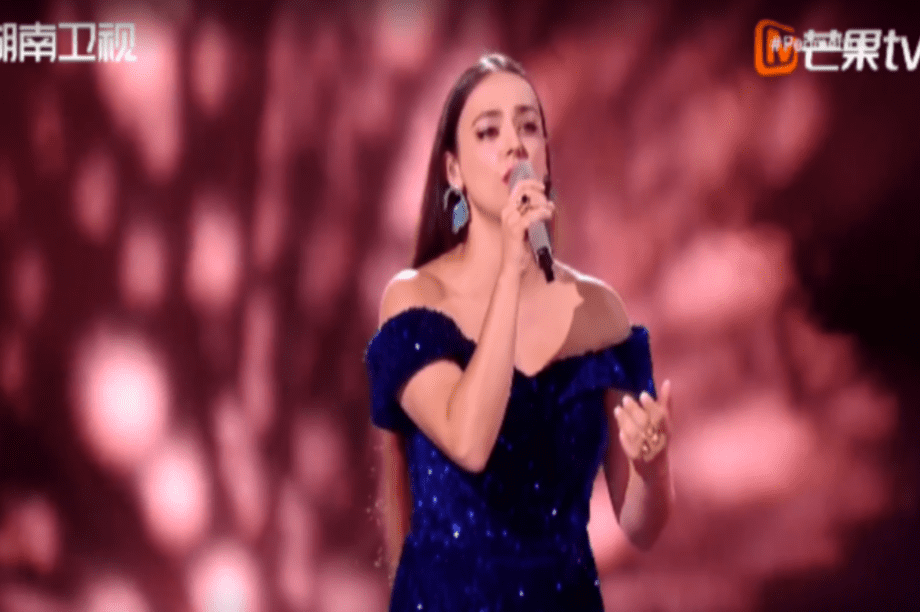 τραγουδίστρια