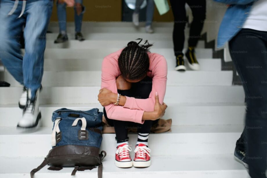 βία ανηλίκων