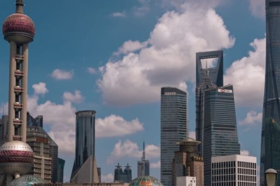 Σανγκάη: Άνοιξε το χιονοδρομικό κέντρο με τη μεγαλύτερη εσωτερική πίστα για σκι