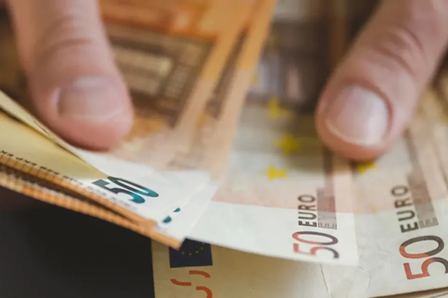 χρήματα πληρωμές