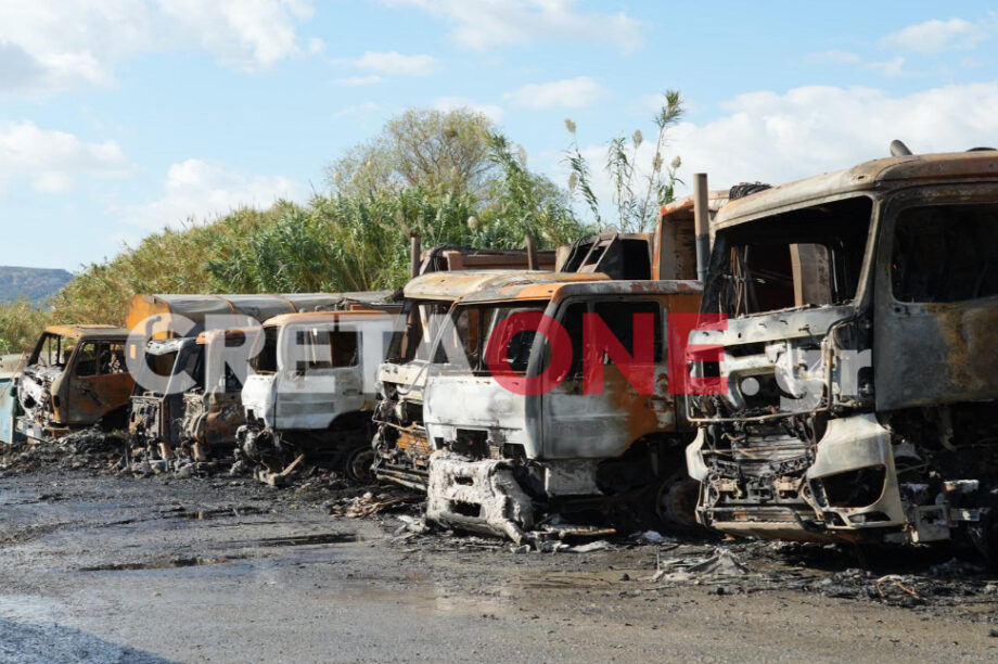 Φωτιά στο αμαξοστάσιο με τα απορριμματοφόρα