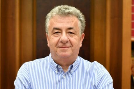 Σταυρος Αρναουτακης