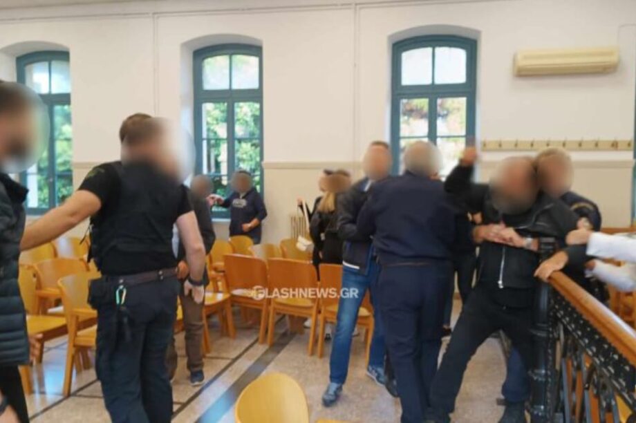 ΔΙΚΗ ΦΟΝΙΚΟ ΜΠΑΛΙ ΕΝΤΑΣΗ