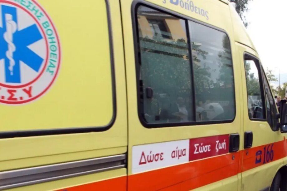 ΕΚΑΒ τροχαίο παράσυρση