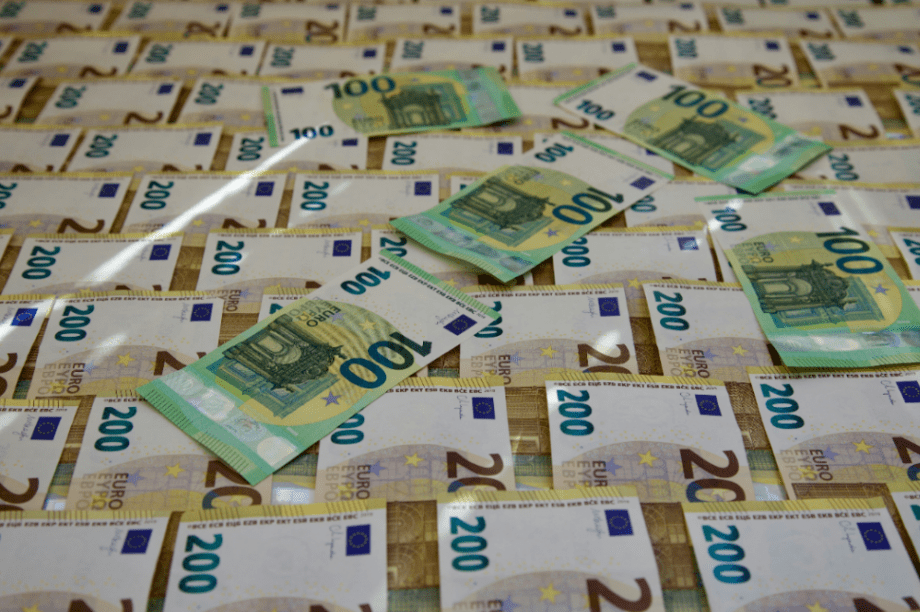 ευρώ χρηματα