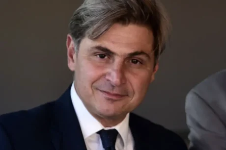 Νικόλας Φαραντούρης